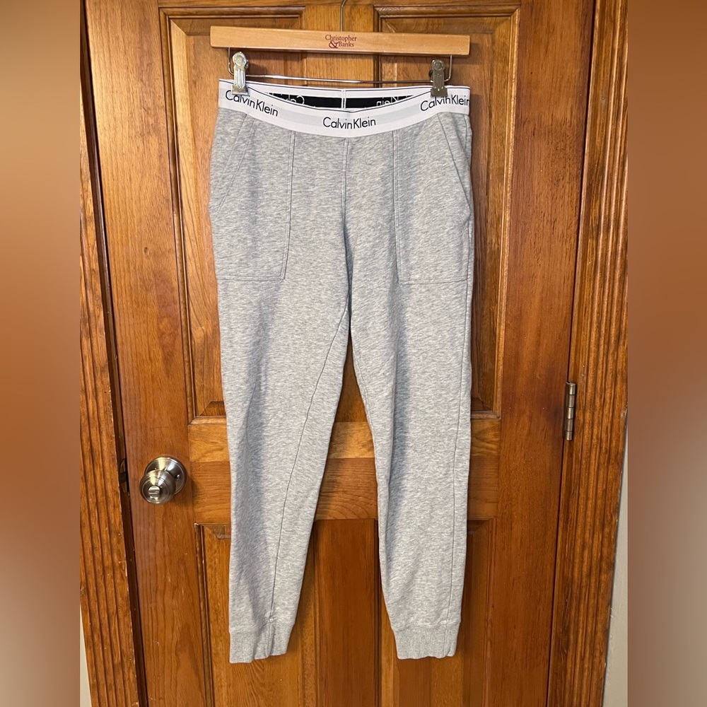 EUC CALVIN KLEIN GREY SWEATPANTS CROPPED JOGGERS S SMALL WOMANS - Picture 3 of 6